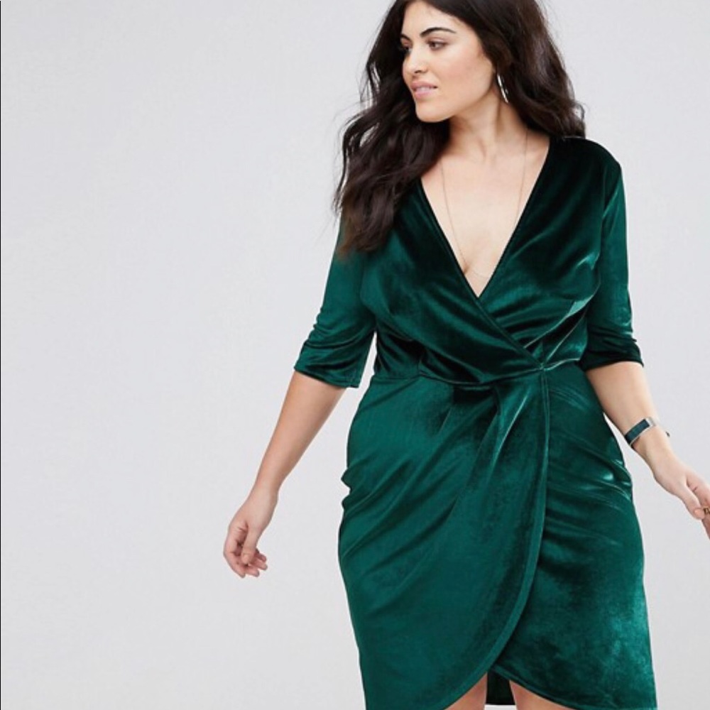 Green Velvet 3/4 Sleeve Dress